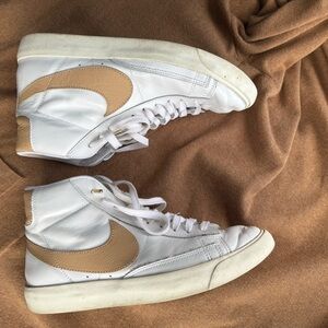 NIKE blazer mid White and Tan High-Top Sneakers size 7 US men 9 woman.